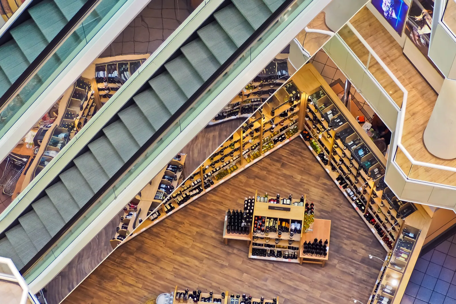 How to Sell Wholesale to Other Retailers