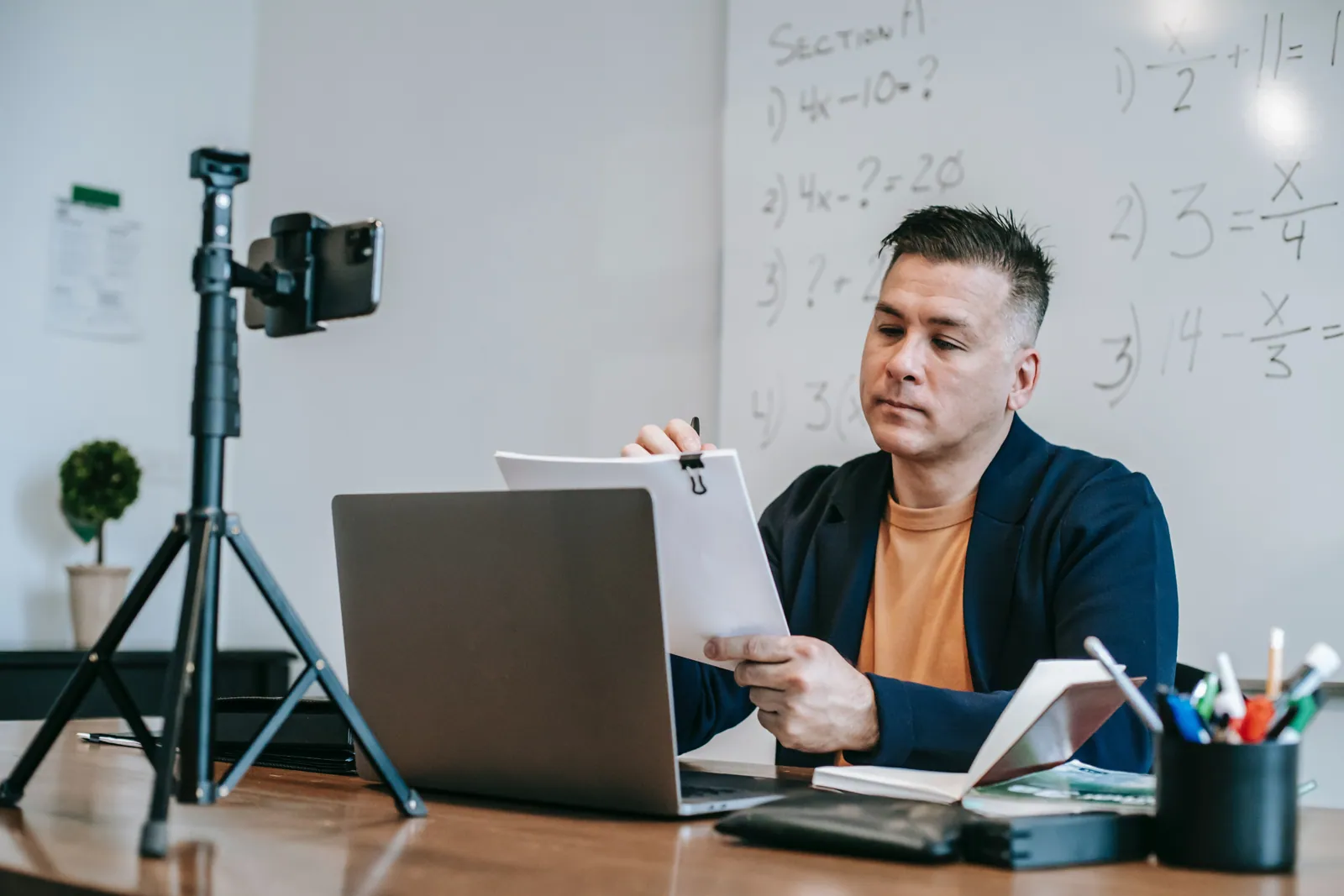 How to make a Passive Income and Build Long-Term Wealth